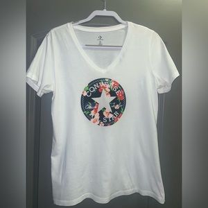 Converse tshirt white with emblem and flowers.
